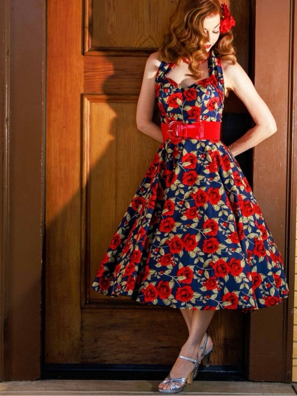Vivien of Holloway 1950’s Halterneck Circle Dress Red Roses Navy UK 20 L NWT